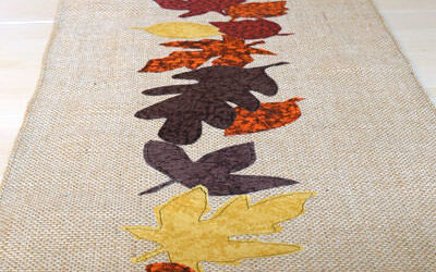 Thanksgiving Table Decor: DIY Burlap Appliqué Table Runner